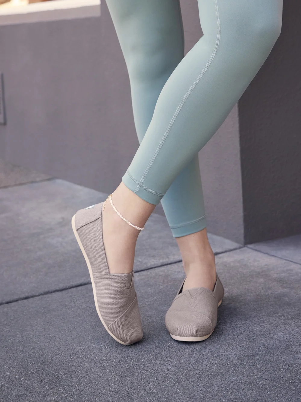 Toms color  morning